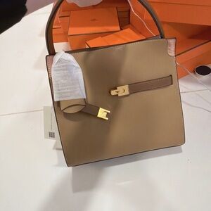 Elegant Tan Handbag